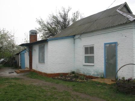 бывшая сторожка приспособленная для Богослужений